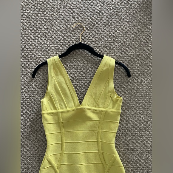 Yellow BODYCON dress - Picture 6 of 6